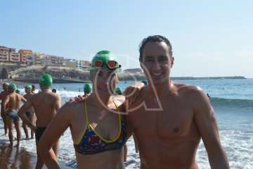  Cristo Cárdenes e Iria Otero, vencedores de la XVI Travesía a Nado de Salinetas (Foto TA)